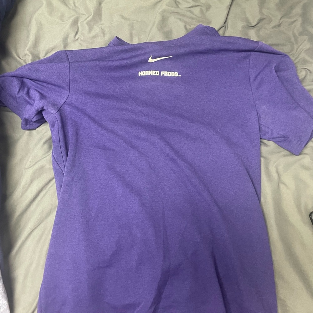 TCU Center Printed "Horned Frogs" Shirt